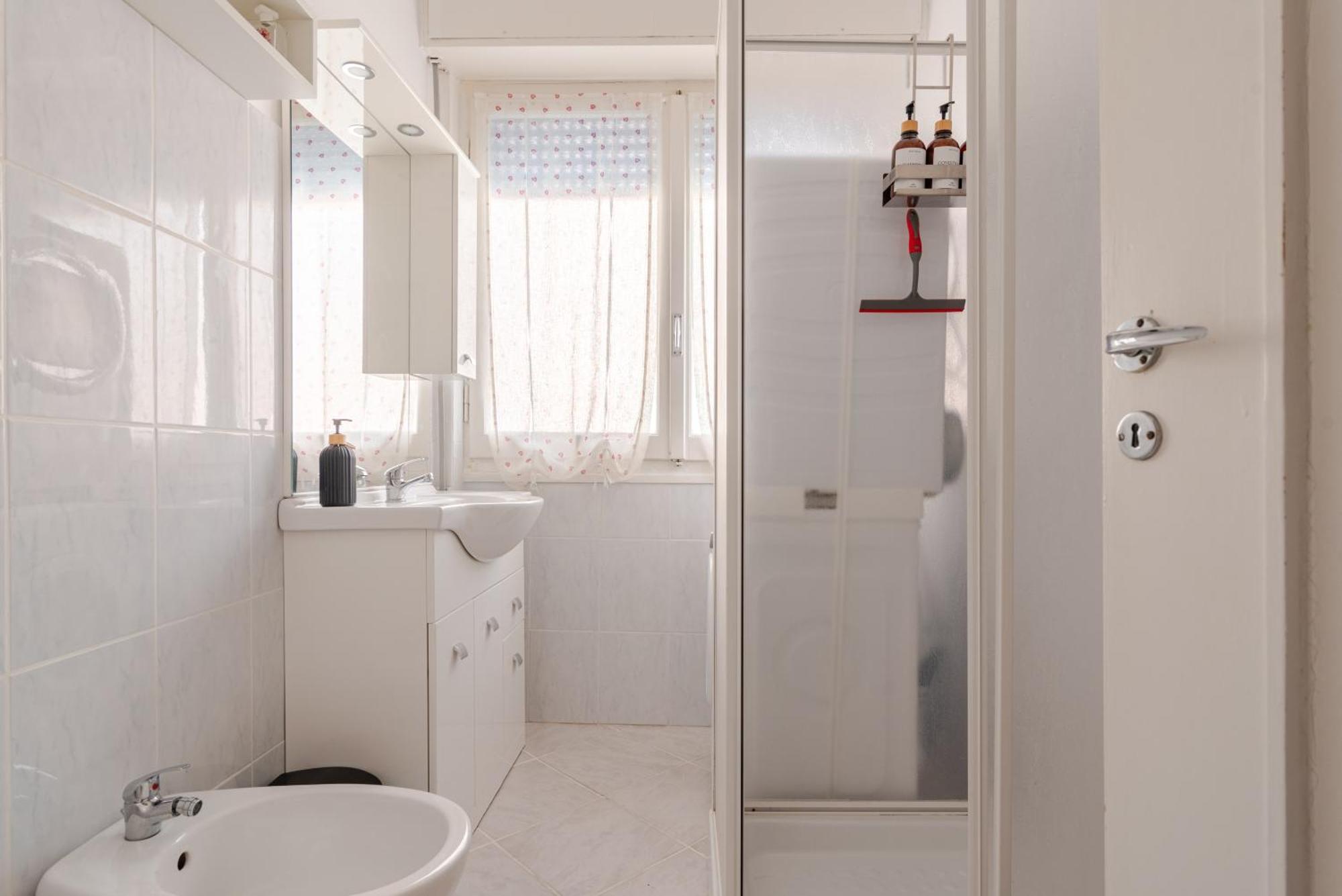 90Mq In Centro 5Min Dal Mare Apartment Реко Екстериор снимка