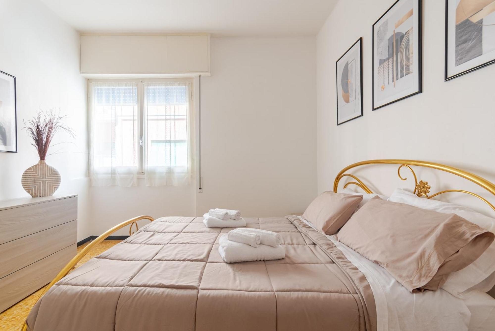 90Mq In Centro 5Min Dal Mare Apartment Реко Екстериор снимка